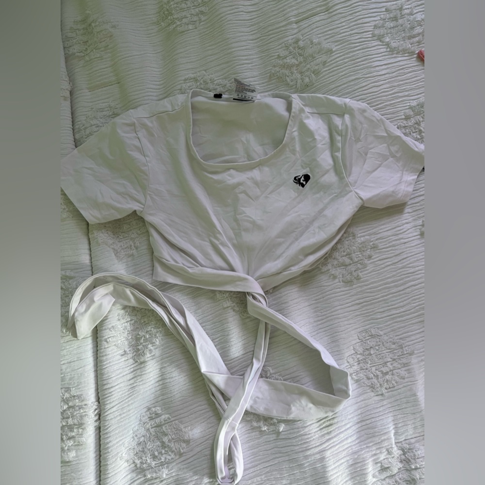 Workout shirt crop top